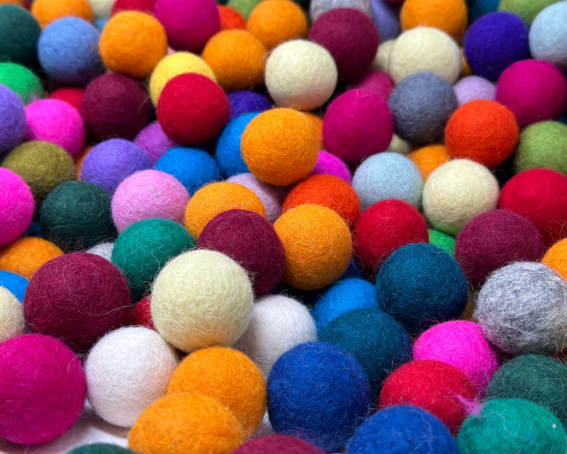 Load image into Gallery viewer, Balls of Fire - Catnip Felt Balls